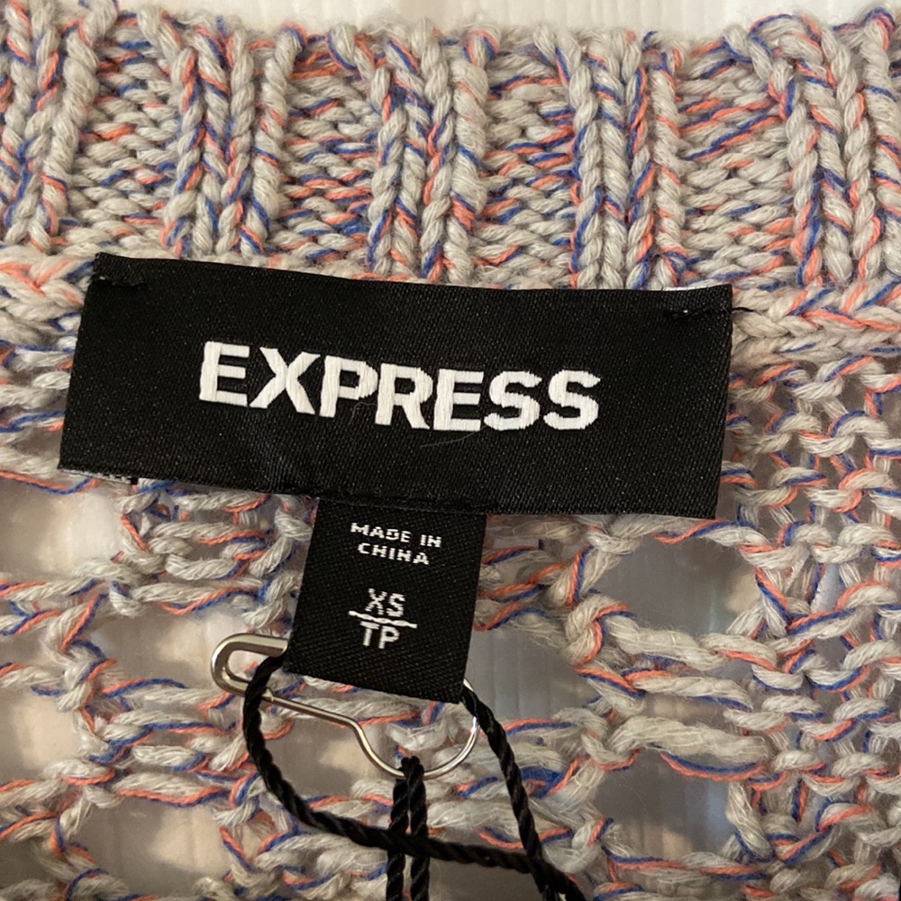 Express size XS sweater long sleeves brand new with tag length 22” bust 32” - Picture 6 of 12